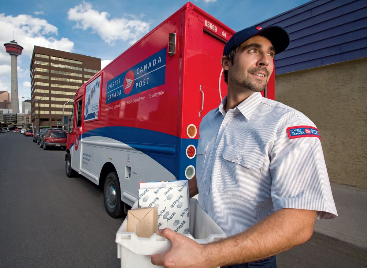 does canada post deliver on weekends